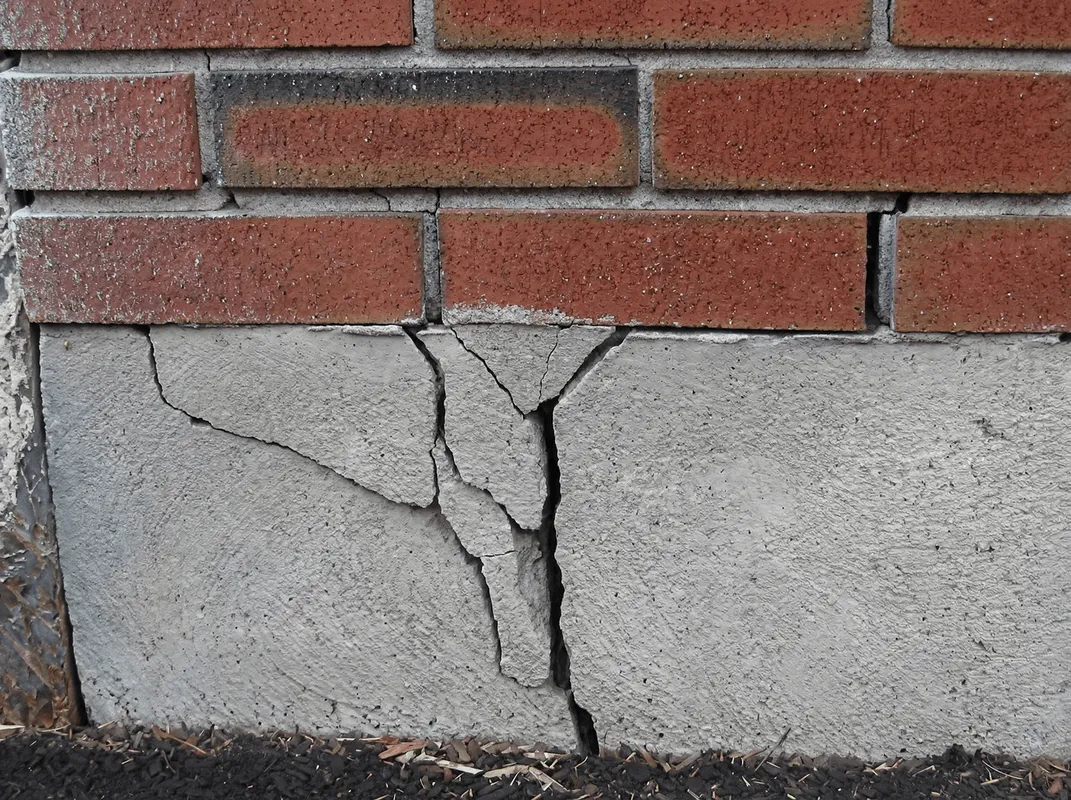 Concrete foundation with serious structural damage in Tucson, AZ